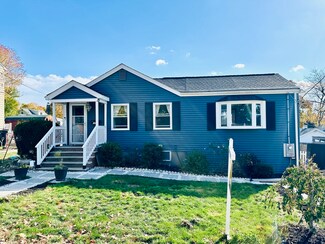 150 Hibiscus Ave, Weymouth, MA 02188