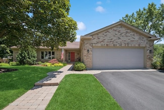 45 Ravenscraig Ln Unit 32, Inverness, IL 60067