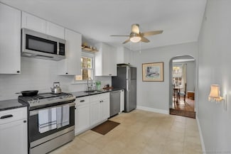 3 W Street Heights, Cromwell, CT 06416