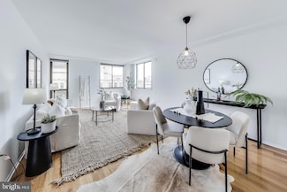 1325 18th St NW Unit 1009, Washington, DC 20036