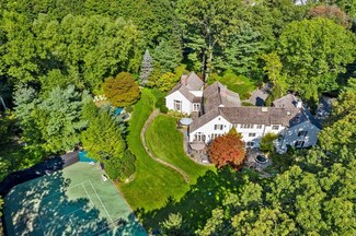 84 Chestnut St, Weston, MA 02493