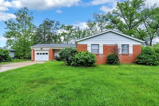 921 Chapel Hill East Dr, Indianapolis, IN 46214
