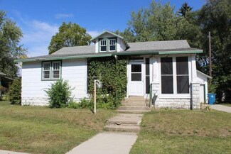 103 E Water St, Knox, IN 46534