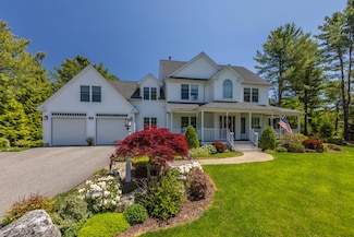 10 Clam Cove Dr, Rockport, ME 04856