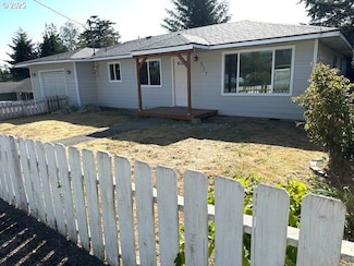 537 N Wall St, Coos Bay, OR 97420