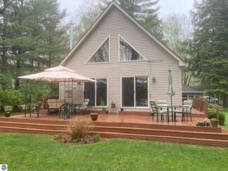 6557 S Betsie River Rd, Interlochen, MI 49643