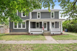 806 Cedar St, Tipton, IA 52772