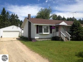 5694 W 12 Rd, Mesick, MI 49668