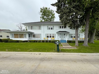 2740 River Rd, Marysville, MI 48040