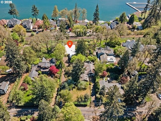 3730 Upper Dr, Lake Oswego, OR 97035