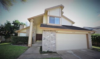 2206 Greencove Ln, Sugar Land, TX 77479