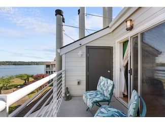 201 N Hayden Bay Dr Unit 201, Portland, OR 97217