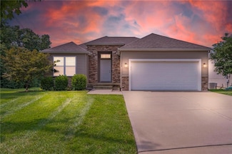 194 Camelot Dr, Liberty, MO 64068