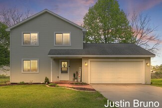 5660 Crippen Ave SW, Grand Rapids, MI 49548