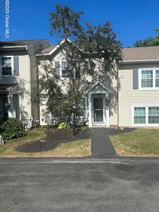 20 Hilltop Ct, Troy, NY 12182
