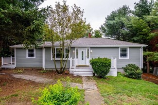 219 Maple St, Somerset, MA 02726