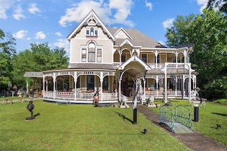 310 N Mound St, Nacogdoches, TX 75961