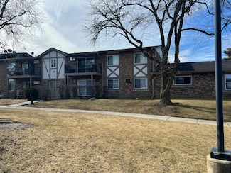 9S110 Lake Dr Unit 14-107, Willowbrook, IL 60527