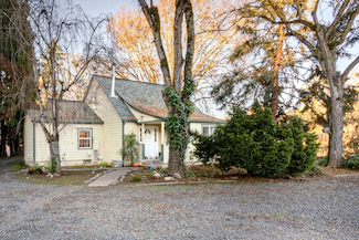 3311 Rogue River Hwy, Gold Hill, OR 97525