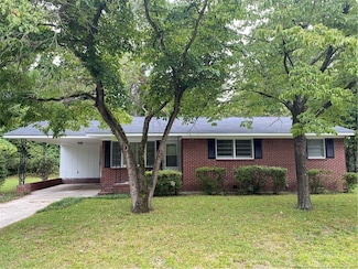 304 Courtland St, Maxton, NC 28364