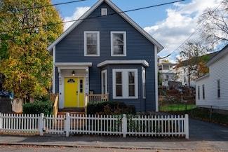 41 Barclay St, Lowell, MA 01851