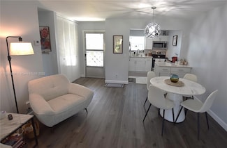 2572 Emory Dr E Unit F, West Palm Beach, FL 33415