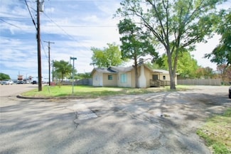 816 E Milam St, Mexia, TX 76667