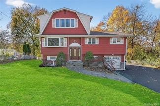 32 Dallas Dr, Monroe, NY 10950