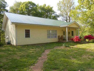 9425 River Forest Rd, Cannelton, IN 47520