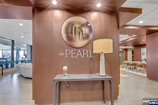 9 Somerset Ln Unit 321, Edgewater, NJ 07020