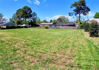 727 Willow Dr, Newport News, VA 23605