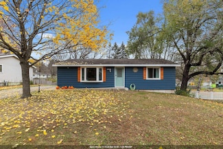 602 North St, Waupaca, WI 54981