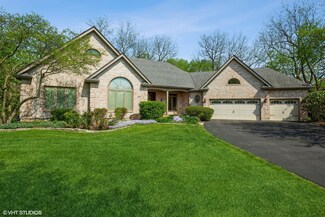 3206 Greenwood Ln, Saint Charles, IL 60175