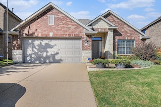 1249 Shalimar Dr, Fort Worth, TX 76131