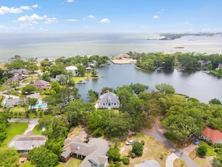 74 Star Lake Dr, Pensacola, FL 32507