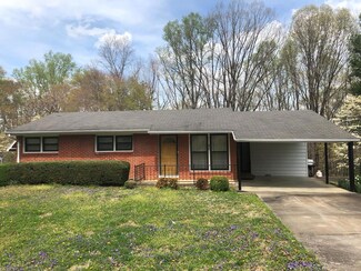 620 Oakland Dr, Chatham, VA 24531