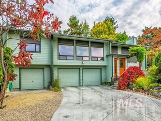 2113 W Hillway Dr, Boise, ID 83702