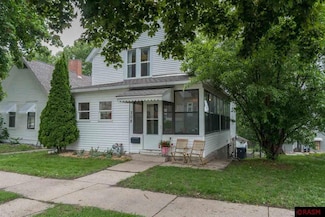 308 W Pleasant St, Mankato, MN 56001