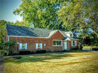 3204 38th St NW, Canton, OH 44718