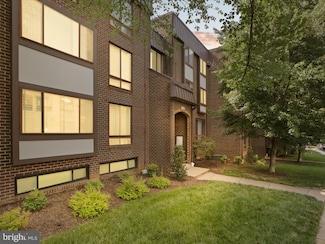 120 Roberts Ln Unit 400, Alexandria, VA 22314