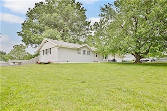2011 Mariner Rd, Trenton, MO 64683