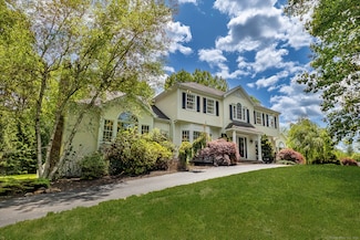 20 Pheasant Ln, Easton, CT 06612