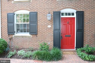 426 1/2 N Saint Asaph St, Alexandria, VA 22314