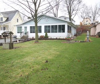 6960 E Harrold Place, Churubusco, IN 46723