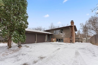 12312 Villaburne Dr, Burnsville, MN 55337