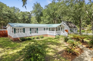 65 Platinum St, Walterboro, SC 29488