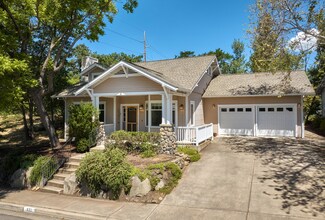 621 Nepenthe Rd, Ashland, OR 97520