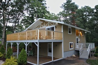 25 Lake Ave, East Wareham, MA 02538