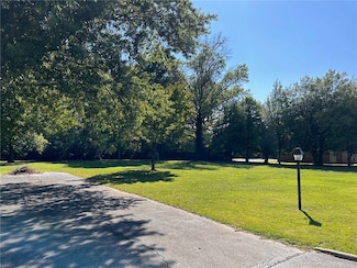 823 NW 8th St, Bentonville, AR 72712