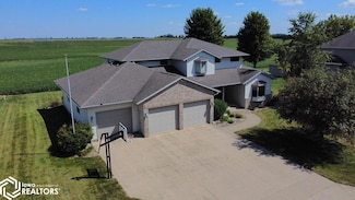 2340 Skyline Dr, Carroll, IA 51401
